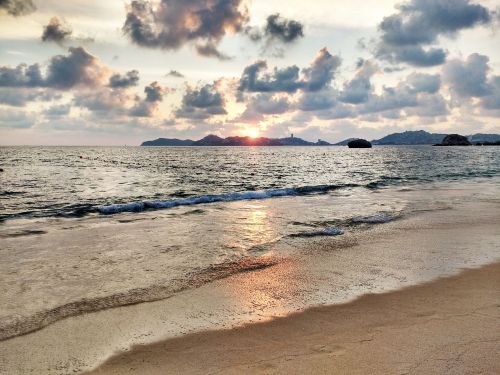 acapulco beach sunset