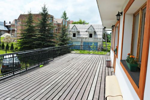 balcony accommodation house