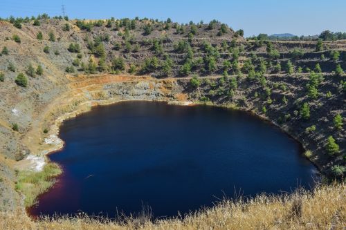 acid lake mine environment