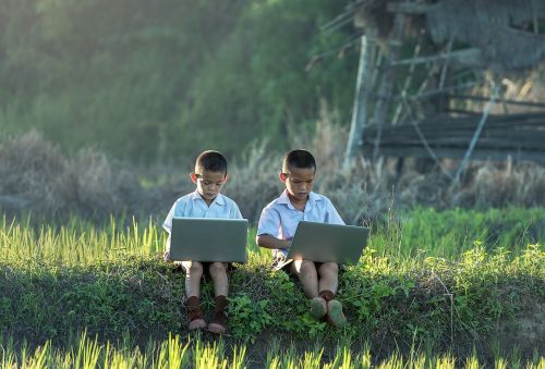 children study of laptop