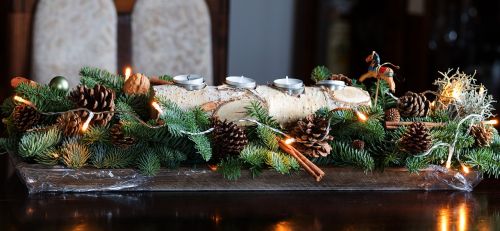 advent wreath candles arrangement