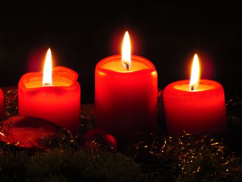advent wreath candles flame