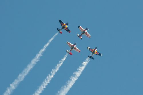 aerobatics aircraft contrail