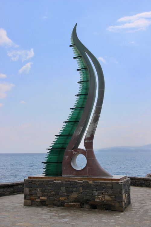 agios nikolaos crete sculpture