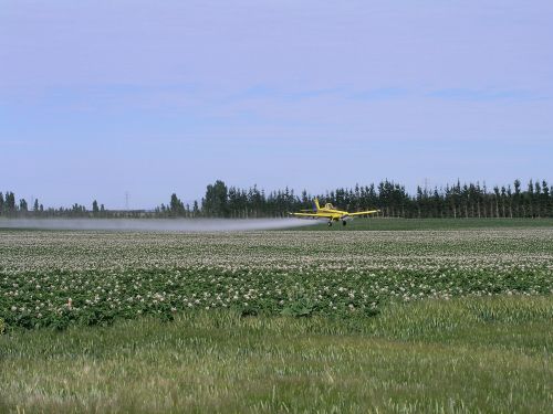 agriculture spray plane