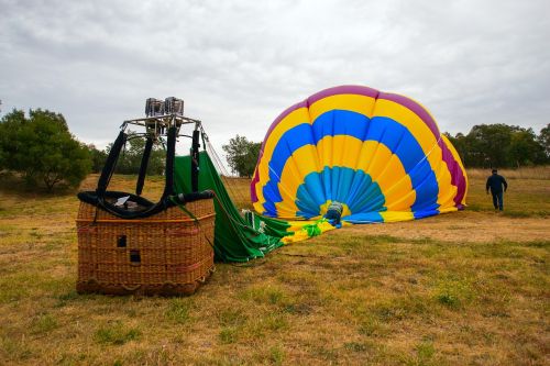 air balloon landing field