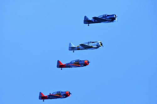 air show aircraft formation