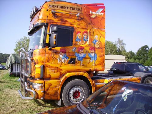 airbrush truck colorful