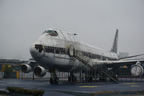 aircraft dilapidated post-apocalypse