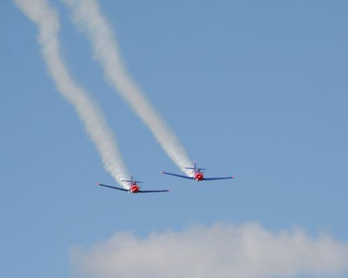 aircraft acrobatics smoke