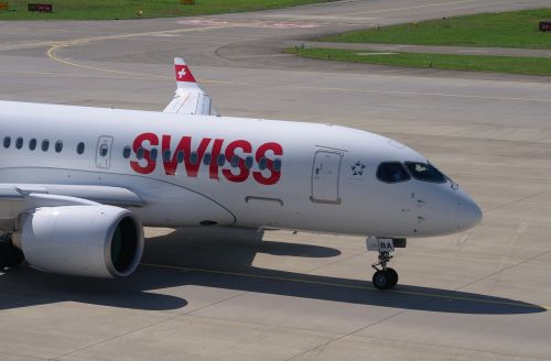 bombardier cs100 swiss airlines aircraft