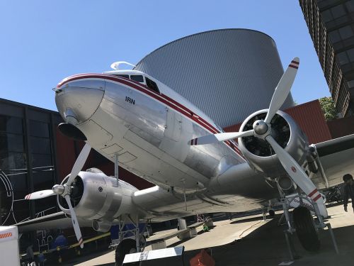 aircraft transport house propeller