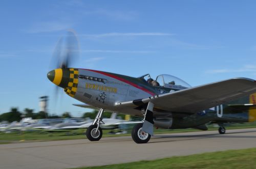 aircraft p51 fighter