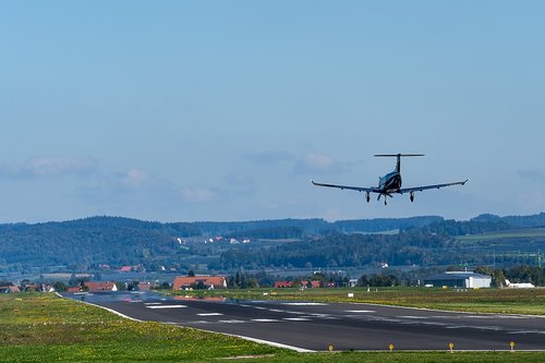 aircraft  landing  airport
