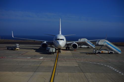 aircraft airport passenger aircraft