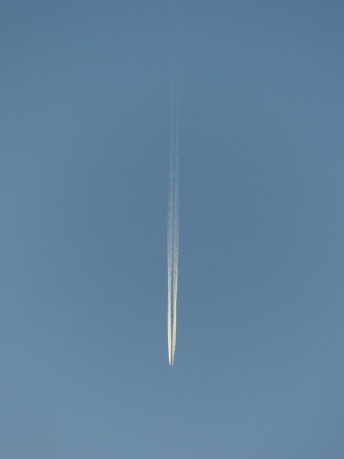 aircraft fly contrail
