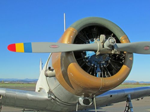 airplane engine propeller