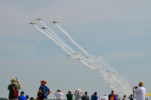 airshow formation smoke