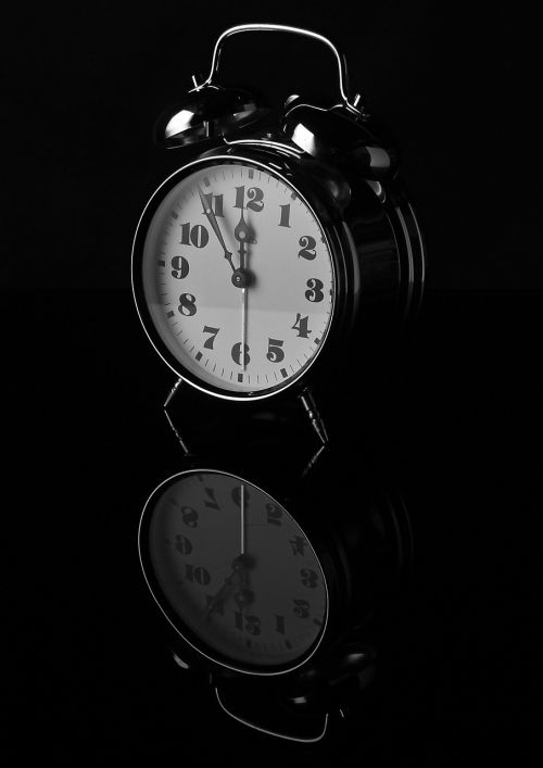 alarm clock time contrast