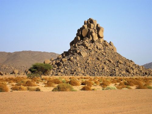 algeria desert cairn