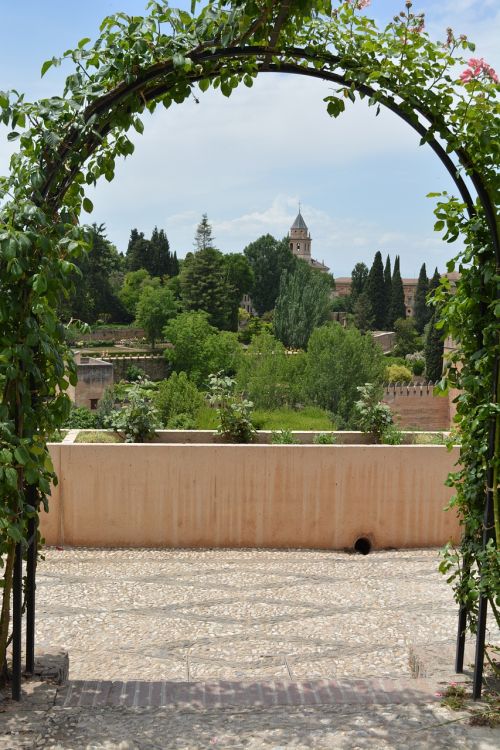 alhambra garden granada