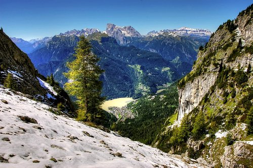 alleghe  dolomites  snow