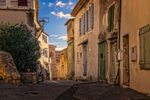 alley road old town