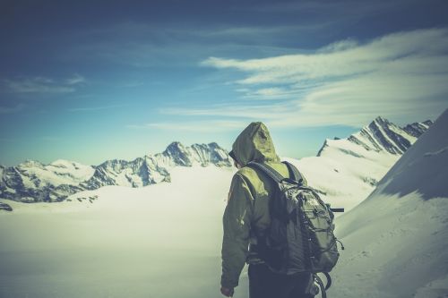 alone backpack climbing