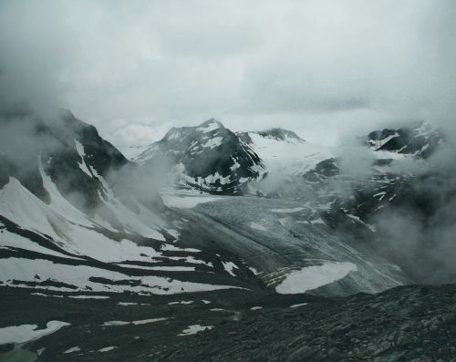 alpine fog snow