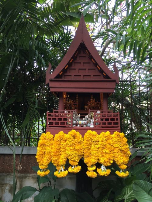 altar thailand religion