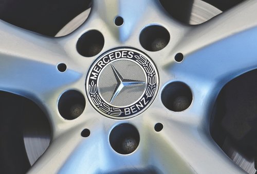 aluminium rim  mercedes star  mercedes