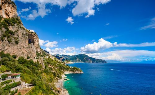 amalfi coast sea