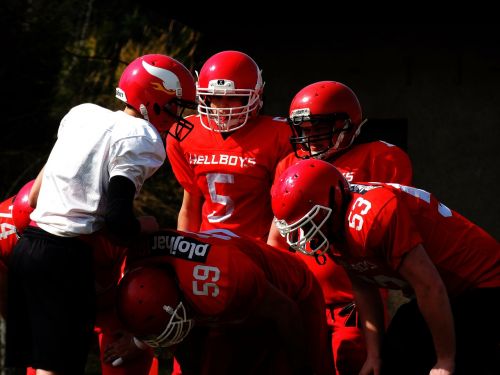 american football meeting red