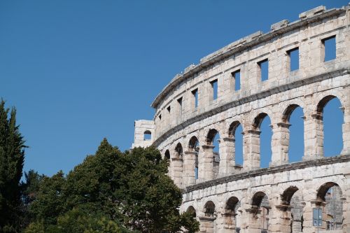 amphitheater ruin romans
