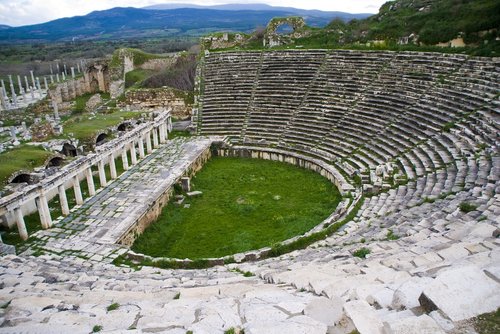 amphitheater  history  architecture