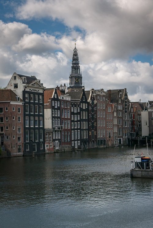amsterdam  floating  house