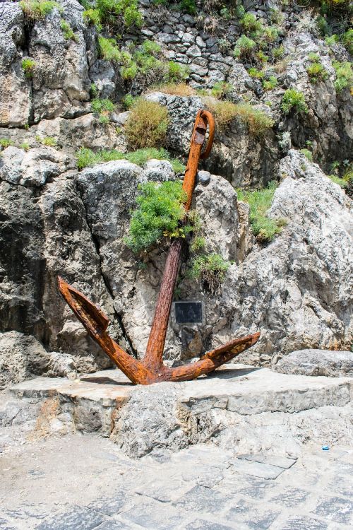 anchor rusty old