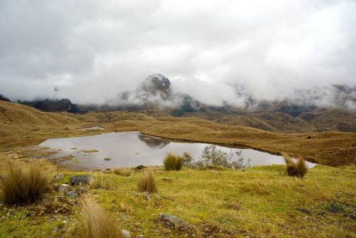 andes lake altitude