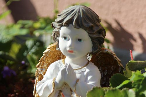 angel pray angel figure