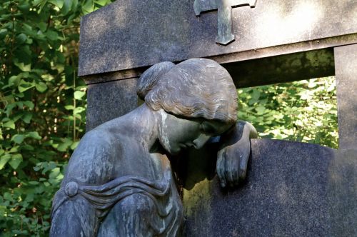 angel figure cemetery