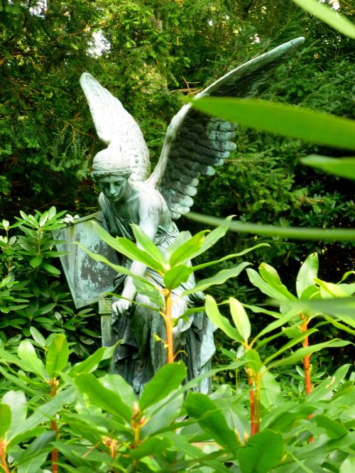 angel angel figure sculpture