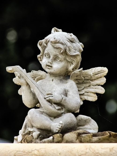 angel playing music