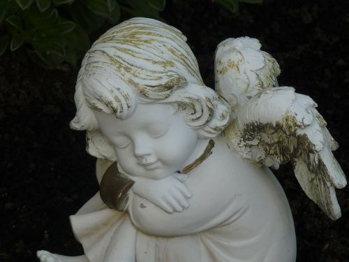 angel statue figure