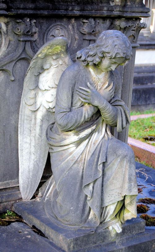 angel tomb cemetery