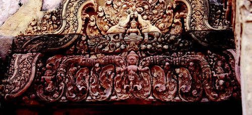 angkor wat temple statue