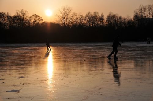 angler's pond ice skates