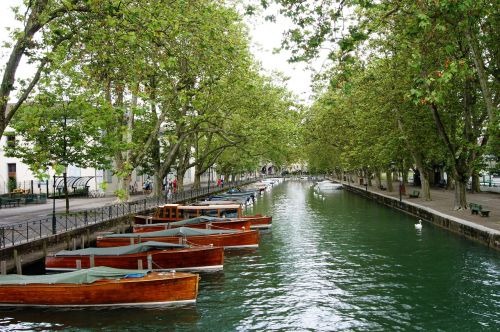 annecy channel boats