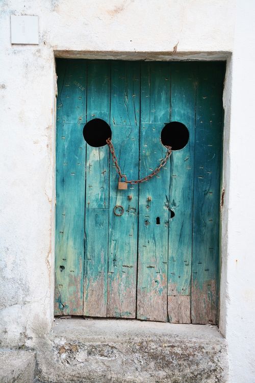 antique dirty door