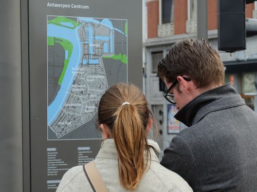 antwerp tourists map reading