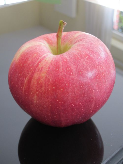 apple red red apple